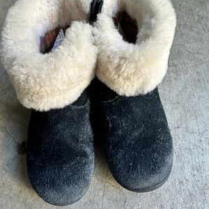 Ugg girl winter boots